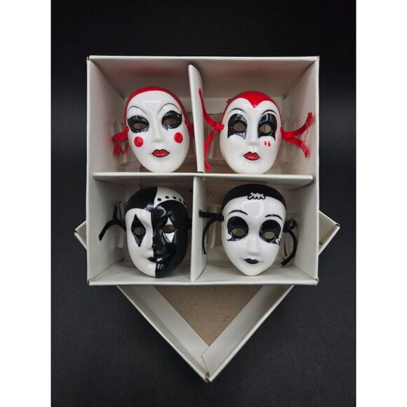Vtg Shafford Porcelain Opera Mardi Gras Masks on Acrylic Napkin Rings 4pc Set - Picture 1 of 6